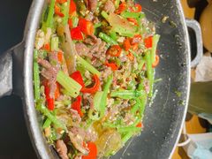 猫儿山的小黄牛-吃饭皇帝大(长宁龙之梦店)