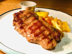 绿茵阁特选牛扒配秘制黑椒汁-绿茵阁牛扒餐厅(客村店)