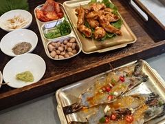 -围炉肉舍•炭烤活鳗•丹东海鲜烤肉(步行街店)