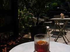-彳亍咖啡·这里(水湾路店)