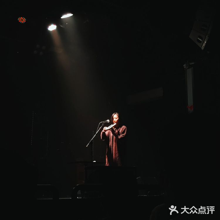 KK ONE-HOU LIVE演出《南方小镇》