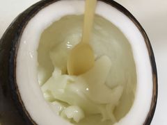-志龙皇冠吃货椰子铺