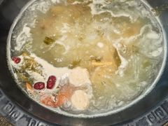 -景明轩•养生酸汤鱼火锅 云贵鲜菌 现舂野果酸汤(王寨小区店)