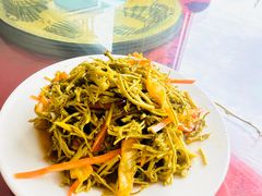 拌山野菜-北京龙庆四季香农家饭庄·灶台鱼·碳烤虹鳟鱼(龙庆峡店)
