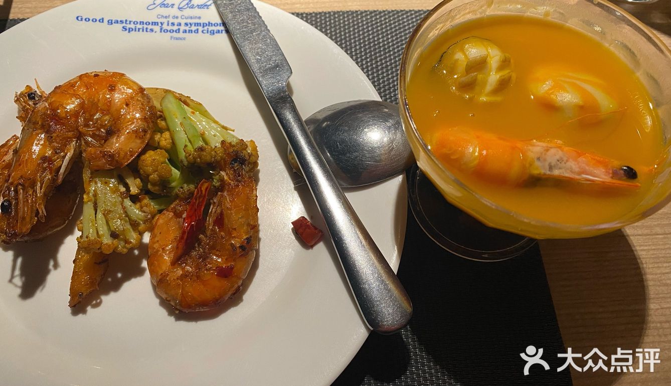 地点在天街五楼去的时候饭点很幸运不用等位