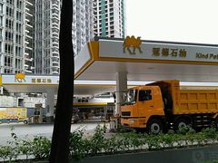 -冠德石油威程加油站