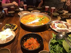 酸汤江团鱼-野山舂·贵州现舂酸汤牛肉(东山店)
