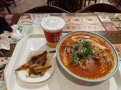 -何记花甲(海岸城旗舰店)