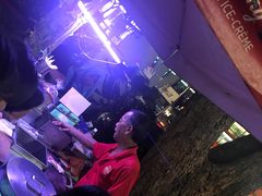 -詹爷爷乌节路街头冰淇淋