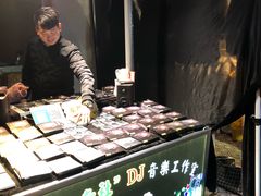 -吴山路夜市