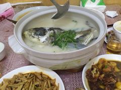 -天乐农家鱼头王(天目湖店)