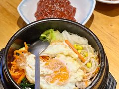 传统石锅拌饭-唯成•韩国炭火烤肉 유성고기