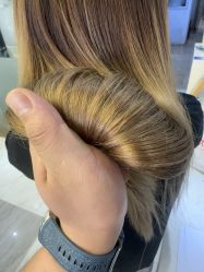 -镁连社·美联社