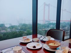 靠窗位-武汉世茂希尔顿酒店·汇·全日餐厅