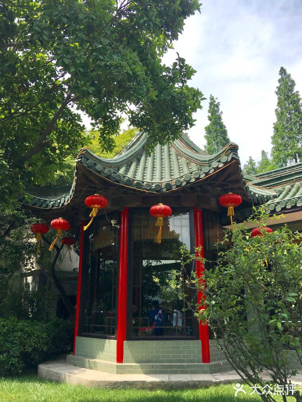 找个地方喝茶，要有人在画中游的感觉，马上就想到了迎宾