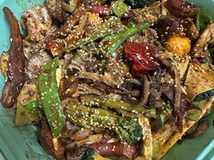 -愉肴麻辣香锅(中山路店)