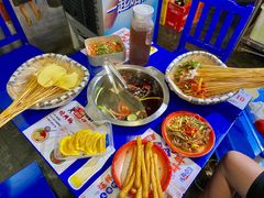-马路边边串串香(苗栗路店)