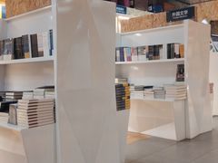 -新华里咖啡书吧(新华书店小寨店)