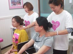 -爱月宝月嫂·育儿嫂