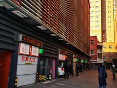 -北医三院门诊部-地上停车场
