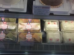 -红宝石·鲜奶小方·海派西点房(金杨店)