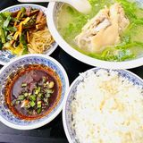 市中心地道美味，鲜香正心堂老妈蹄花