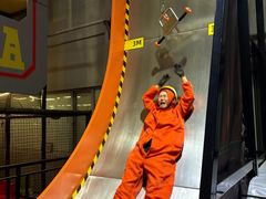 -嗨翻Hi-Fun竞技主题乐园·蹦床团建生日轰趴(荆川 国光1937店)