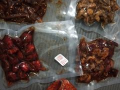 -鑫记婆婆兔·成都特产·兔头手撕兔(太古里店)
