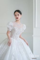 -Lady  Jane高端婚纱礼服馆