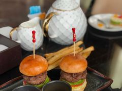 牛肉汉堡-君悦酒店·大堂酒吧·高空下午茶·暮色微醺