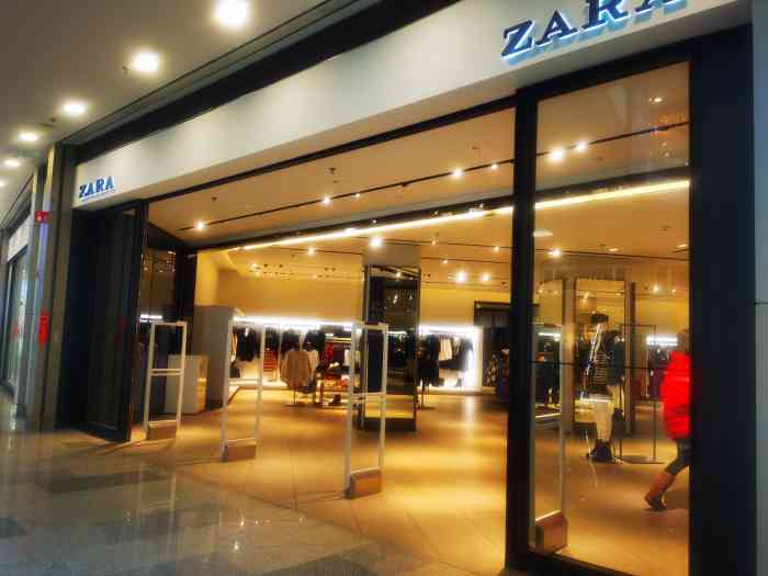 zara(荟聚购物中心店)-"zara的衣服风格我还是蛮喜欢的. 款.