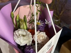 -何兮花店·气球派对鲜花店(马桥银春路万科城店)