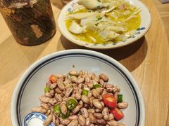 -头上红煨盐鸡·非遗院子餐厅