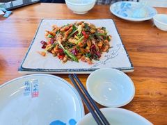 -梁姐啤酒鱼(兴坪古镇店)