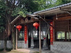 -胜景山庄柴火鸡