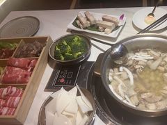 -喃喃椰·糟粕醋·椰子鸡火锅(七堡花园店)