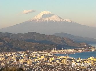 站在窗前，远处的富士山就可以尽收眼底