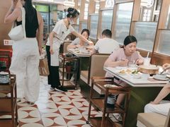 -洪氏嗨捞·广东猪肚鸡·椰子鸡火锅(西咸万象城店)