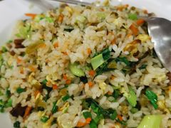 酸菜牛肉粒炒饭-张果佬年糕卷(科巷店)