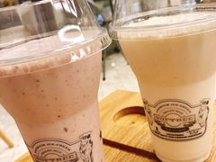 蓝莓酸奶奶昔-OUR Bakery(三里屯太古里店)