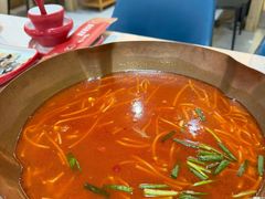 -毛辣果·贵州红酸汤牛肉火锅(西单店)