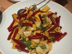 花椒尖炒鲜牛肝菌-一坐一忘云南菜(北京skp店)