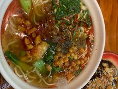-爆炸头阿姨小四川正宗川味小吃(无任何分店)