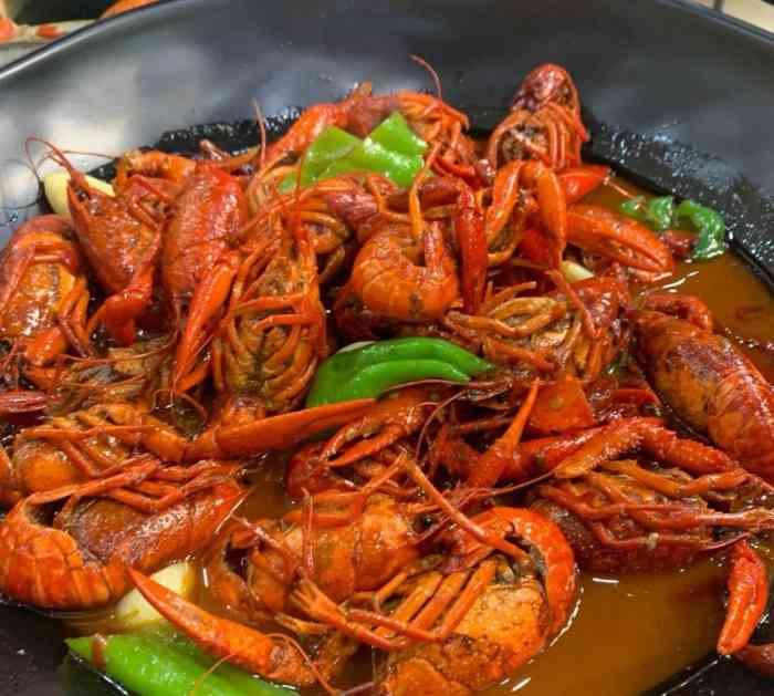 启如阿胖龙虾(民丰店)-"绝对c位,民丰地铁站出来就能看见.下班路.