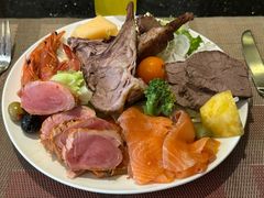 -上海西藏大厦万怡酒店Momo Cafe(徐汇店)
