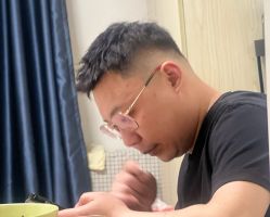 -老男孩男士理容馆·理发·烫染·修面