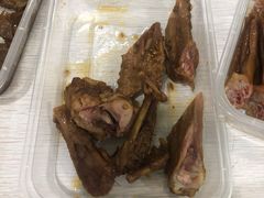 卤鸭掌-蓝精灵饺子店