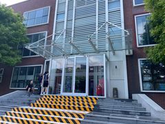 -中地华冠羽毛球俱乐部