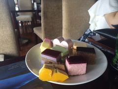 -荣誉国际酒店-云顶旋转餐厅