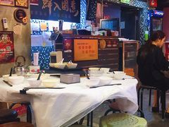 大堂-鲜入围煮花胶鸡海鲜火锅